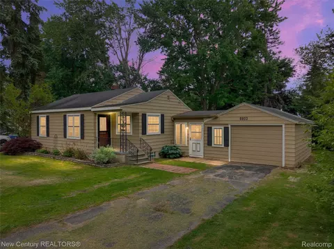 5933 Dwight Ave, Waterford, MI 48327