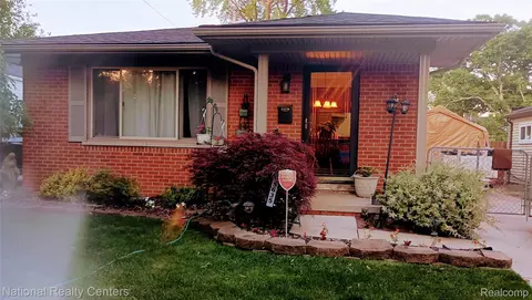 5635 Clippert St, Dearborn Heights, MI 48125