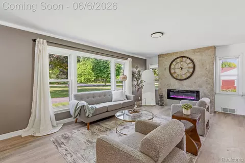 8710 32 Mile Rd, Washington, MI 48095