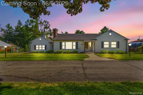8710 32 Mile Rd, Washington, MI 48095