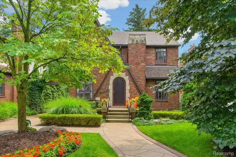 22643 Law St, Dearborn, MI 48124