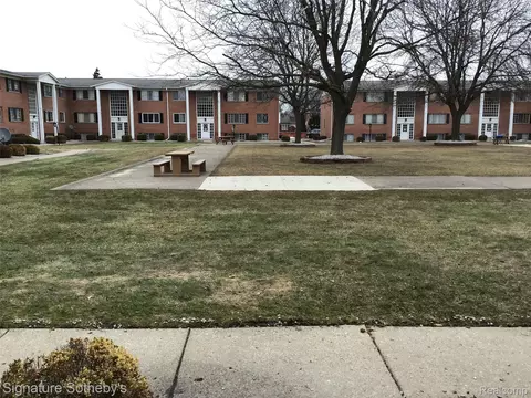 8171 Denwood Dr #K-3, Sterling Heights, MI 48312