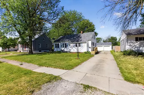 3005 Hanchett St, Saginaw, MI 48604