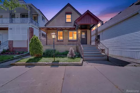 2978 Evaline St, Hamtramck, MI 48212