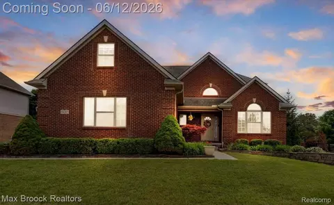 54265 Birchwood Dr, Lyon, MI 48178