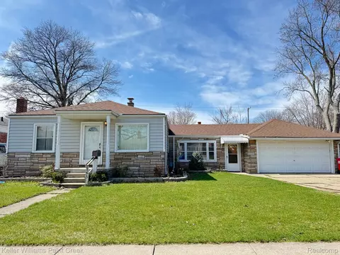 24275 Valley Ave, Eastpointe, MI 48021