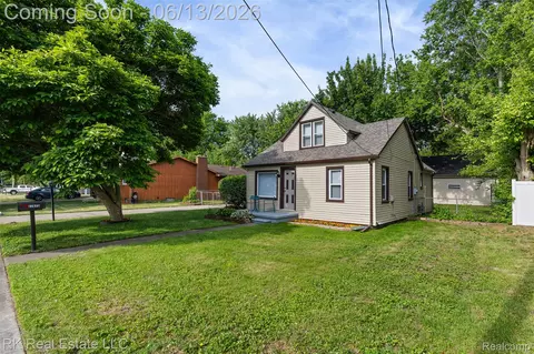 27073 Gilbert Dr, Warren, MI 48093