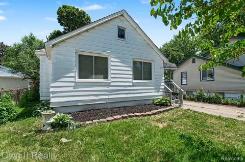 23432 Couzens Ave, Hazel Park, MI 48030