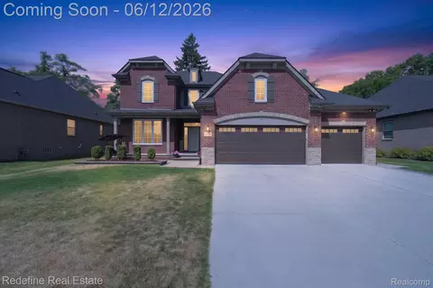 2976 Andlaur Dr, Rochester Hills, MI 48307
