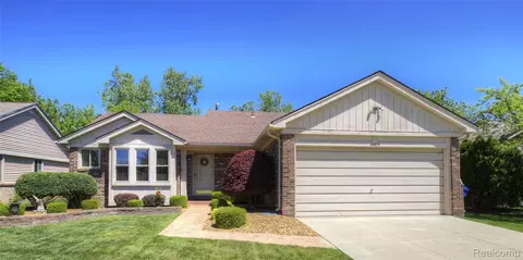 44570 Ridgefield Rd, Canton, MI 48188