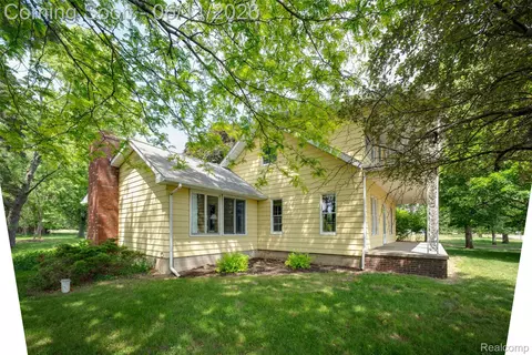 Exterior - 607 E King St, Corunna, MI 48817 photo 9 of 10