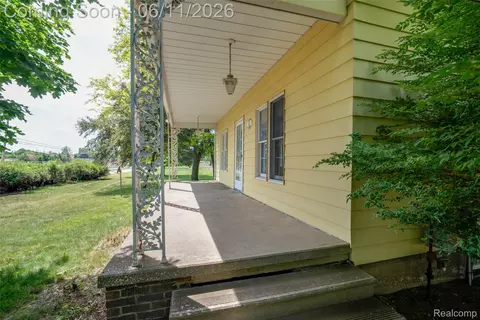 Exterior - 607 E King St, Corunna, MI 48817 photo 3 of 10