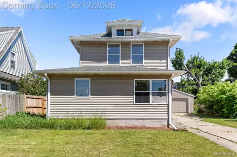 218 W Greenlawn Ave, Lansing, MI 48910