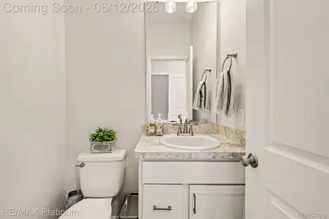 Entry Way - 603 Land Brg, Perry, MI 48872 photo 2 of 3