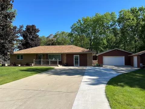 315 Romain Rd, Almer, MI 48723