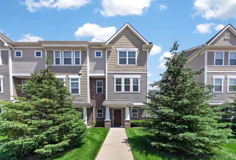 3534 Rochester Rd, Royal Oak, MI 48073