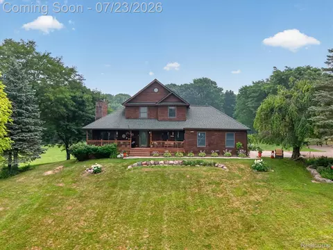 2795 Bird Rd, Groveland, MI 48462