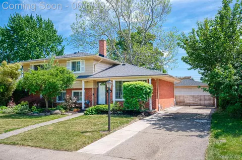 38451 Richland St, Livonia, MI 48150