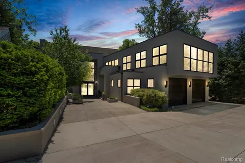 195 Baldwin Rd, Birmingham, MI 48009