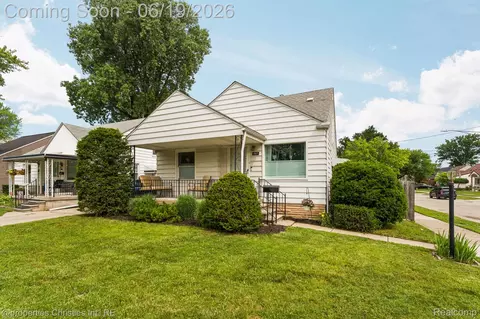 1921 E 4th St, Royal Oak, MI 48067