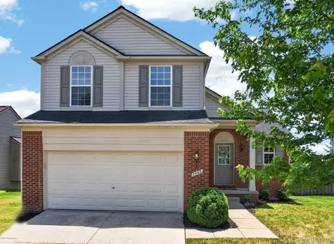 7460 Kensington Dr, Ypsilanti, MI 48197