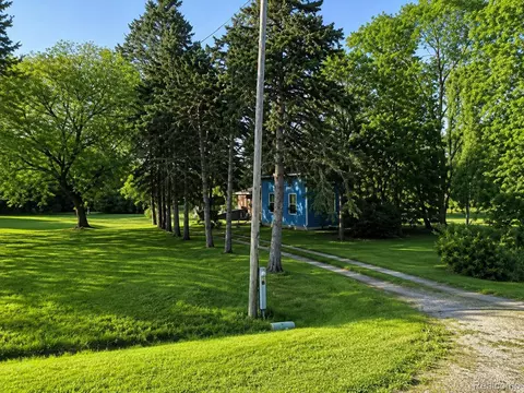3135 W Birch Run Rd, Albee, MI 48417