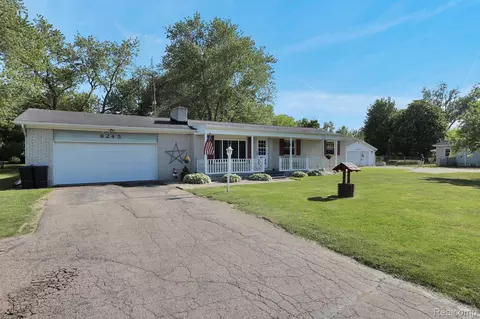 6245 W Coldwater Rd, Mount Morris, MI 48433