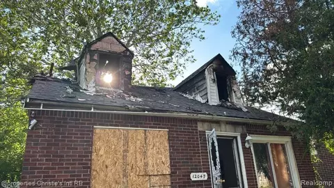 12047 Robson St, Detroit, MI 48227