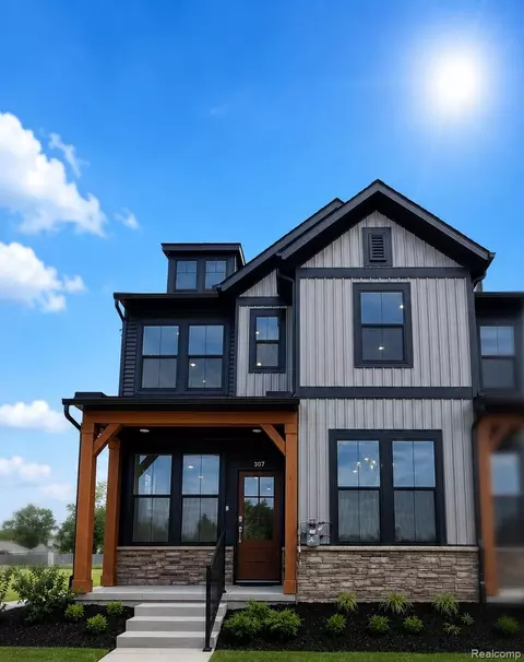 307 Lantana Dr, Brighton, MI 48116