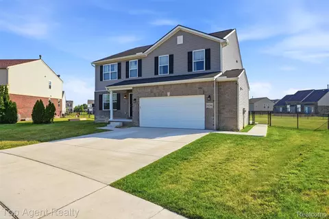 58286 Salt River Ct, New Haven, MI 48048