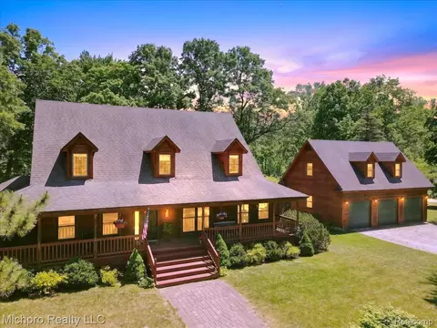 670 Green Creek Ln, Brandon, MI 48371