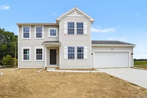 6044 Lahring Rd, Fenton, MI 48451
