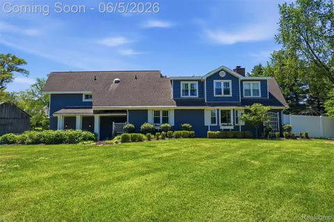 5080 Pleasant Valley Rd, Brighton, MI 48114