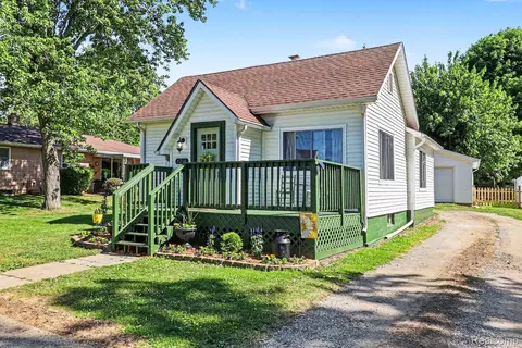 4214 Mill St, North Branch, MI 48461