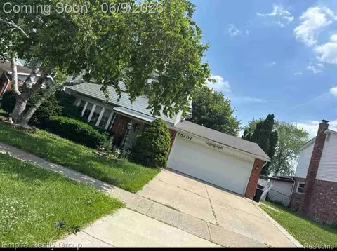 15401 Vivian St, Taylor, MI 48180