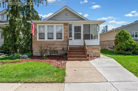 3337 4th St, Trenton, MI 48183