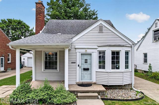 1357 W Saratoga St, Ferndale, MI 48220