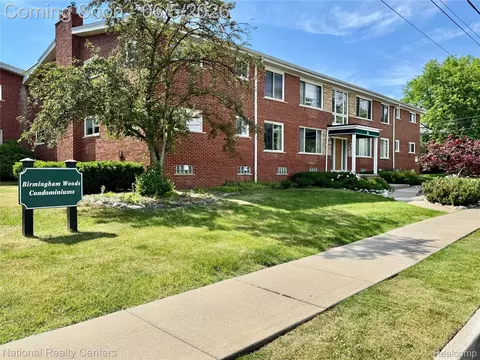 361 N Eton St #5, Birmingham, MI 48009
