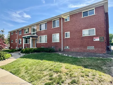361 N Eton St #5, Birmingham, MI 48009