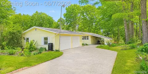 4840 N Flint Rd, Sanford, MI 48657