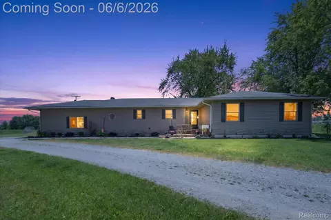 3949 Burnsline Rd, Maple Valley, MI 48416