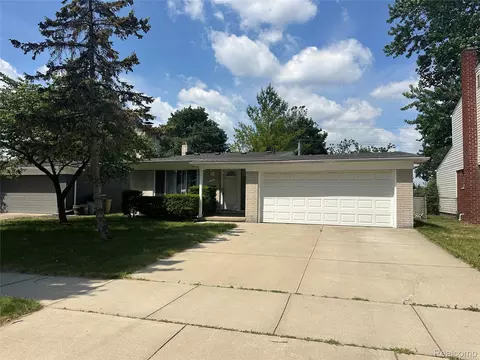 1111 Langley Blvd, Clawson, MI 48017