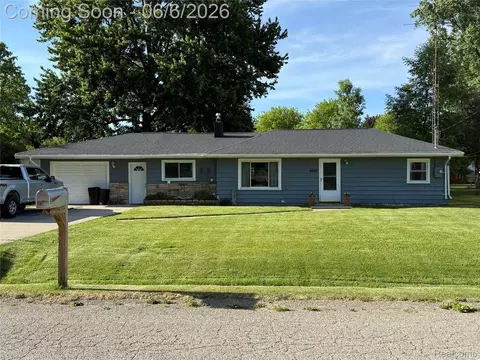 4413 Winters Dr, Flint, MI 48506