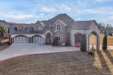 277 Brittany Ln, Saline, MI 48176