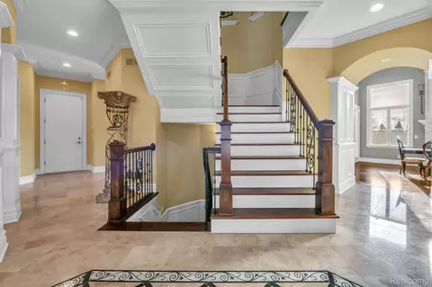 Entry Way - 277 Brittany Ln, Saline, MI 48176 photo 2 of 2
