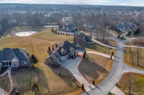 View/Area - 277 Brittany Ln, Saline, MI 48176 photo 11 of 14