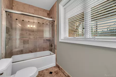 Bath - 277 Brittany Ln, Saline, MI 48176 photo 1 of 10