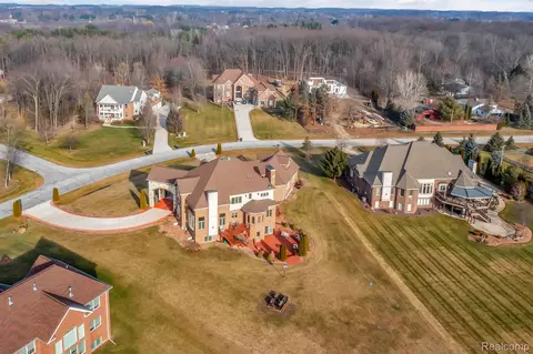 View/Area - 277 Brittany Ln, Saline, MI 48176 photo 6 of 14