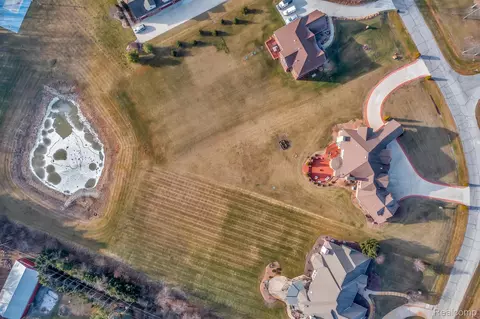 View/Area - 277 Brittany Ln, Saline, MI 48176 photo 2 of 14