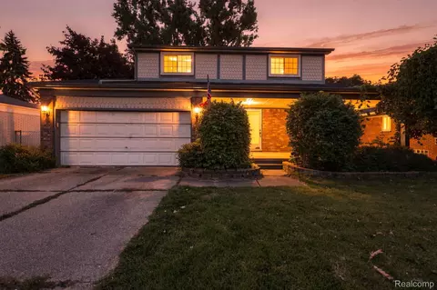 Exterior - 18238 Red Oaks Dr, Macomb, MI 48044 photo 3 of 4